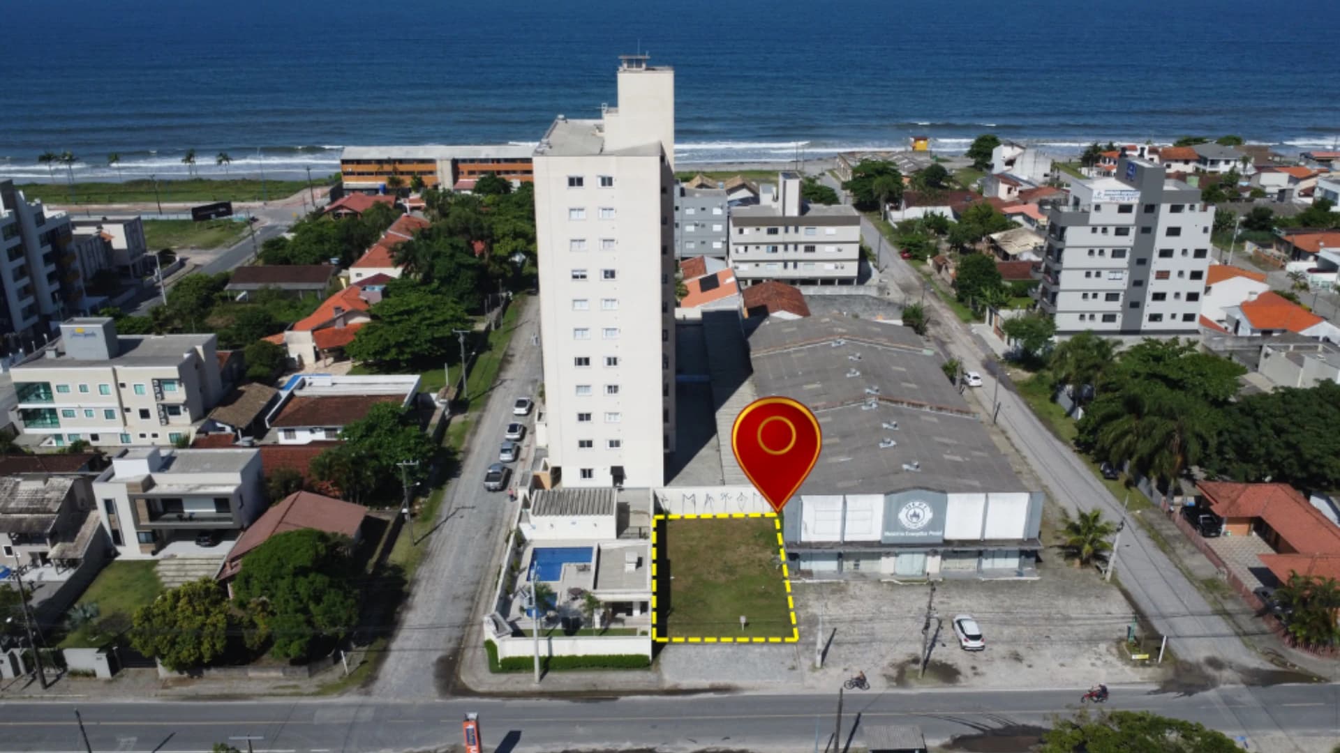 C O M E R C I A L, 200m do mar TE 2023