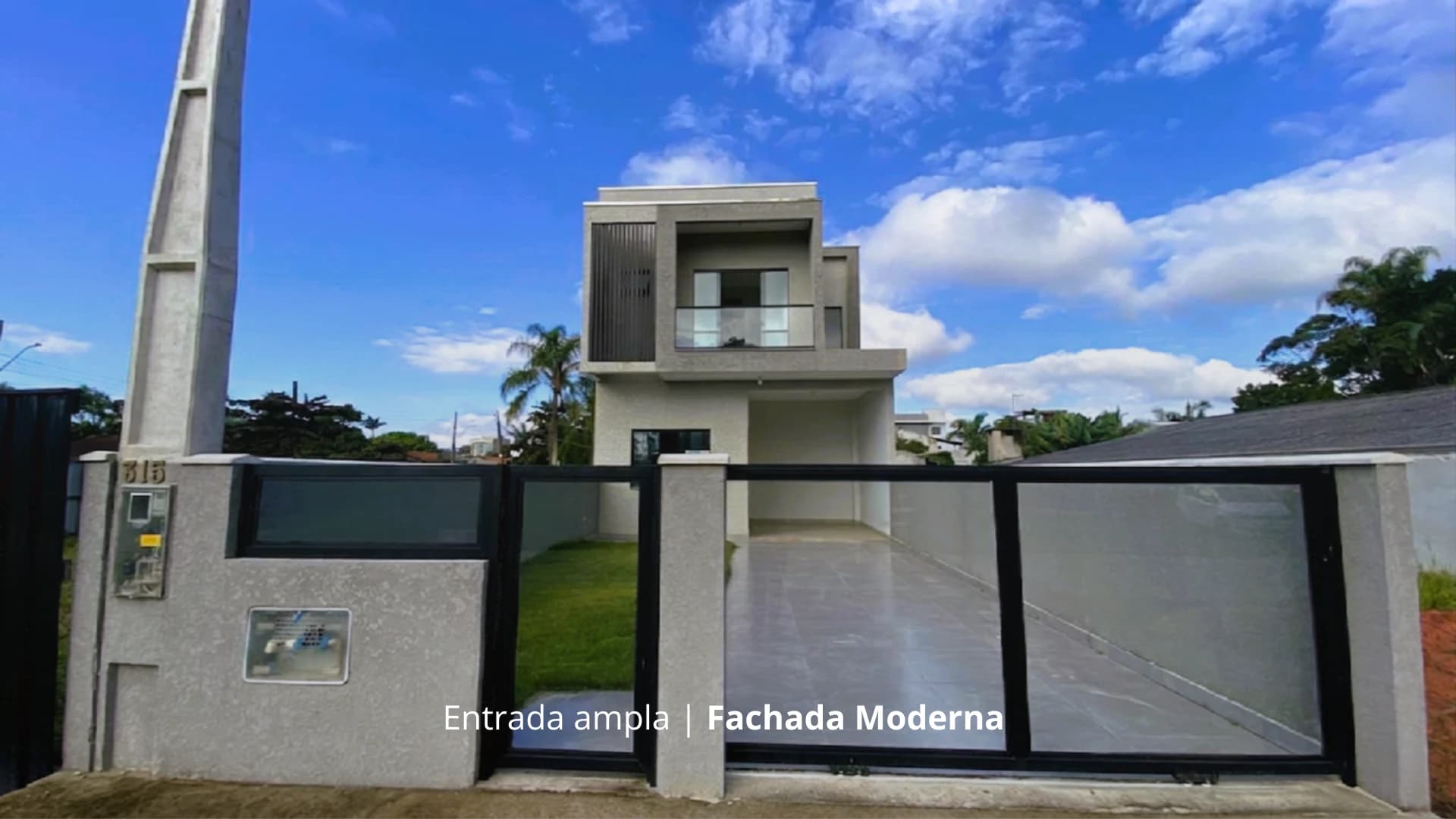 Sobrado de Alto Padrão a 300 metros do Mar 